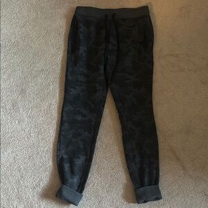 Kyodan Gray and Black Camo Patterned Sweatpants Relaxed Fit Size Small